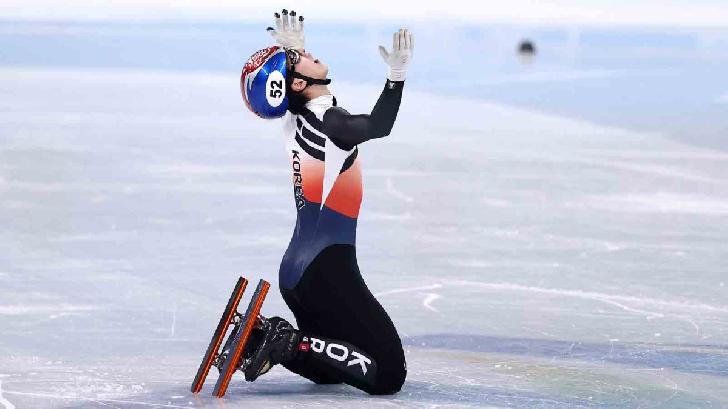 HWANG Daeheon Olympic Champion 2022 Short Track-1500 m-men